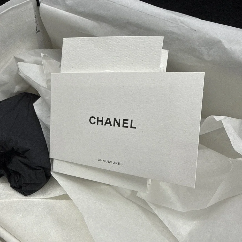 CHANEL empty shipped